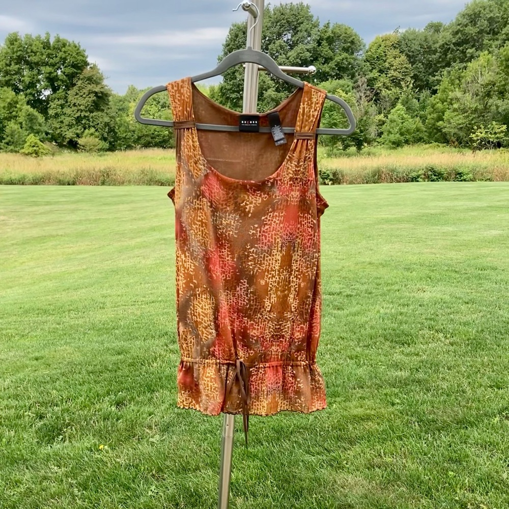 Axcess: Ladies tank top in multiple shades of copper/red/brown.  Size medium.